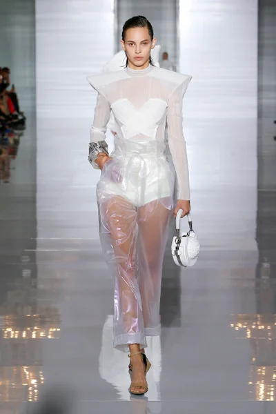Look 9